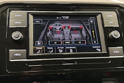 sininen Volkswagen Passat 2024 kuva 20.