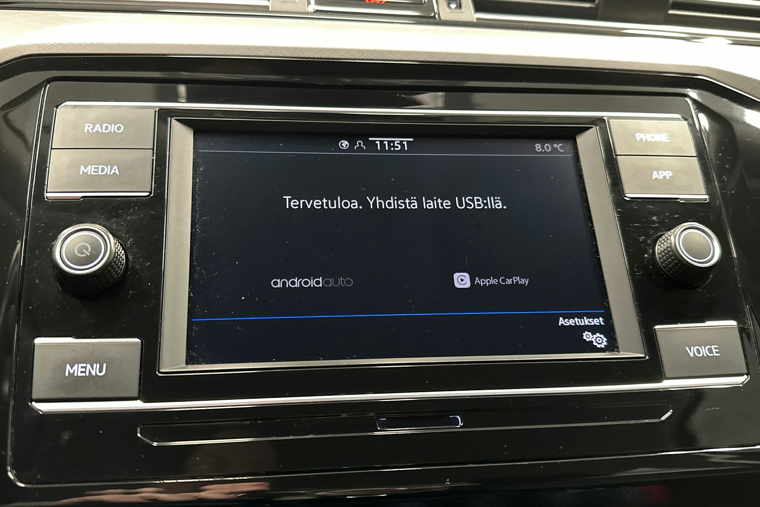 sininen Volkswagen Passat 2024 kuva 25.