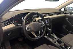 harmaa Volkswagen Passat 2024 kuva 3.
