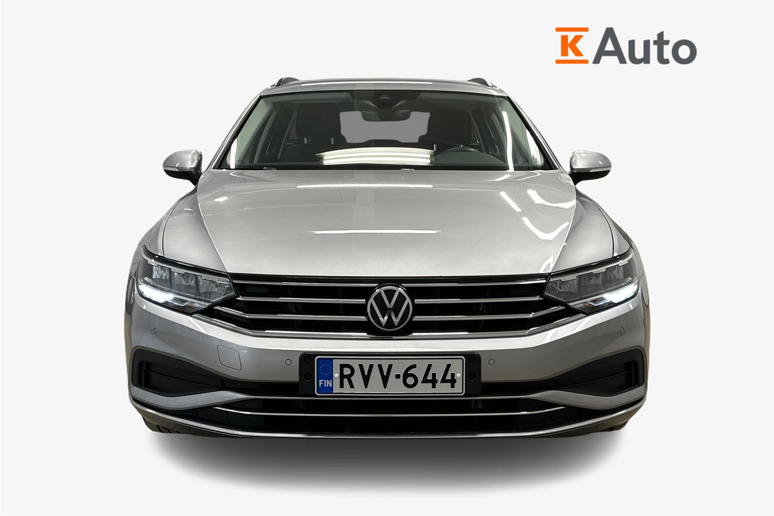 harmaa Volkswagen Passat 2024 kuva 5.
