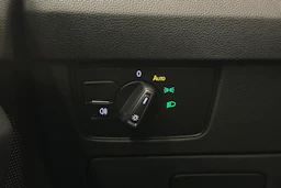 harmaa Volkswagen Passat 2024 kuva 21.