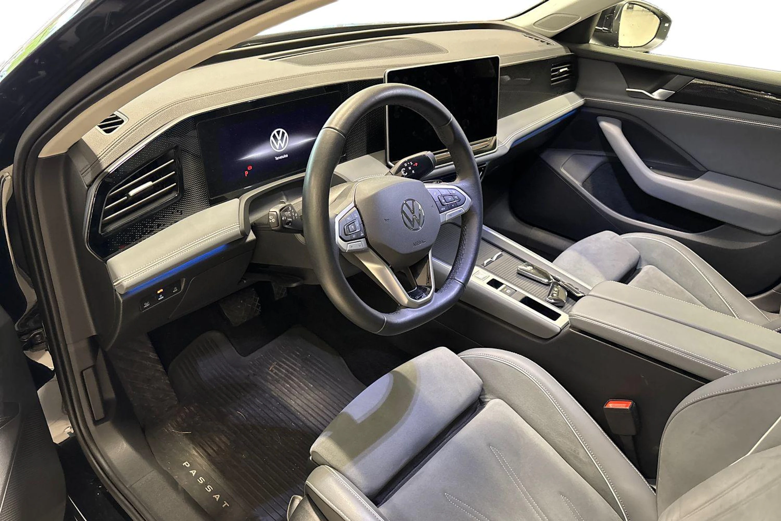 musta Volkswagen Passat 2024 kuva 3.