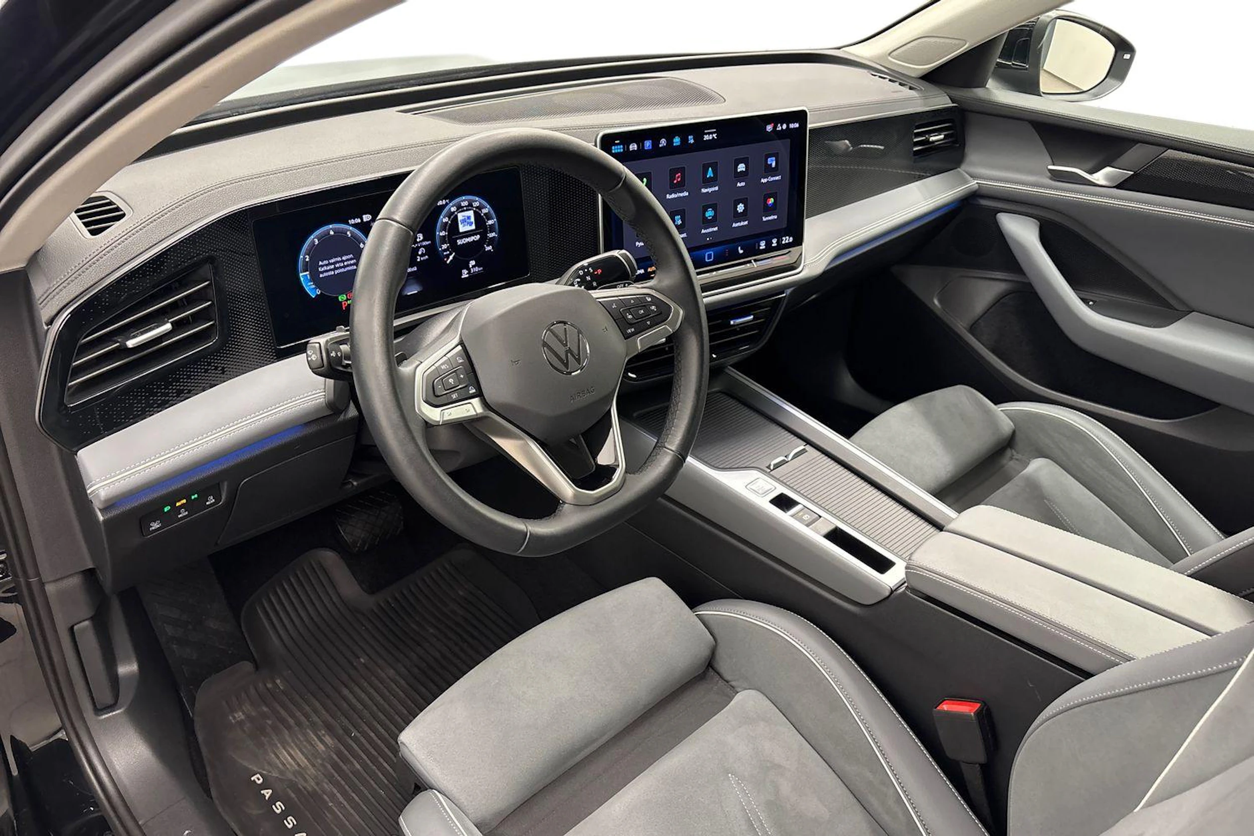 musta Volkswagen Passat 2024 kuva 6.