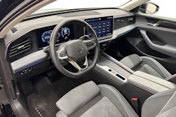 musta Volkswagen Passat 2024 kuva 6.