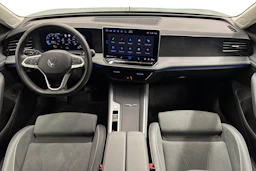 musta Volkswagen Passat 2024 kuva 7.