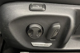 musta Volkswagen Passat 2024 kuva 12.