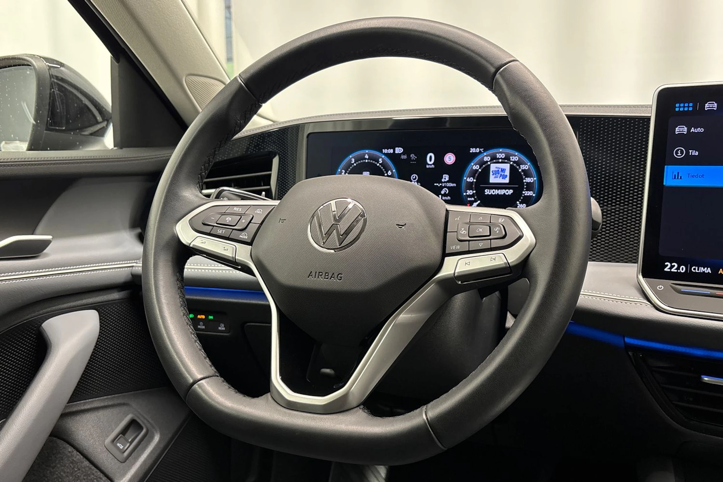 musta Volkswagen Passat 2024 kuva 13.