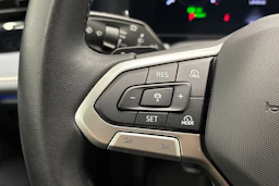 musta Volkswagen Passat 2024 kuva 14.