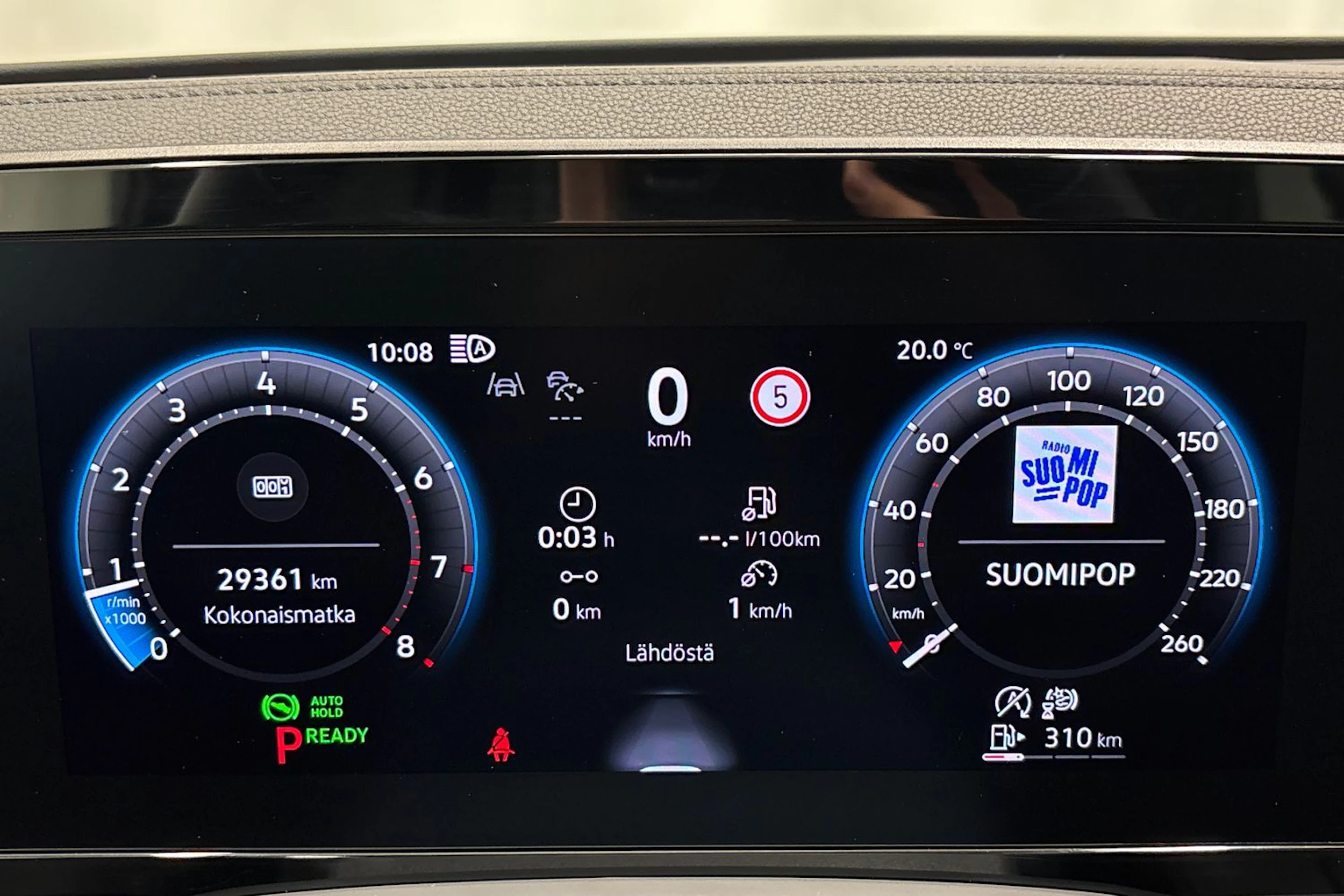 musta Volkswagen Passat 2024 kuva 16.