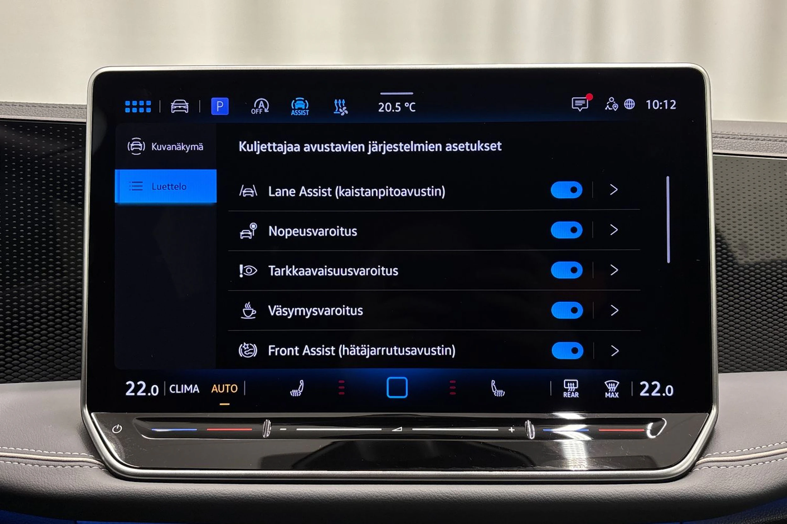 musta Volkswagen Passat 2024 kuva 20.