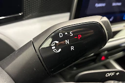 musta Volkswagen Passat 2024 kuva 24.