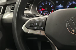 harmaa Volkswagen Passat 2024 kuva 15.