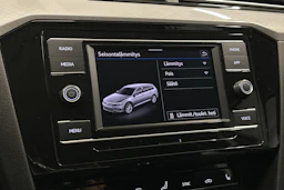 harmaa Volkswagen Passat 2024 kuva 24.
