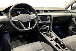 harmaa Volkswagen Passat 2024 kuva 3.