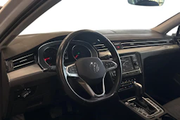 valkoinen Volkswagen Passat 2024 kuva 3.