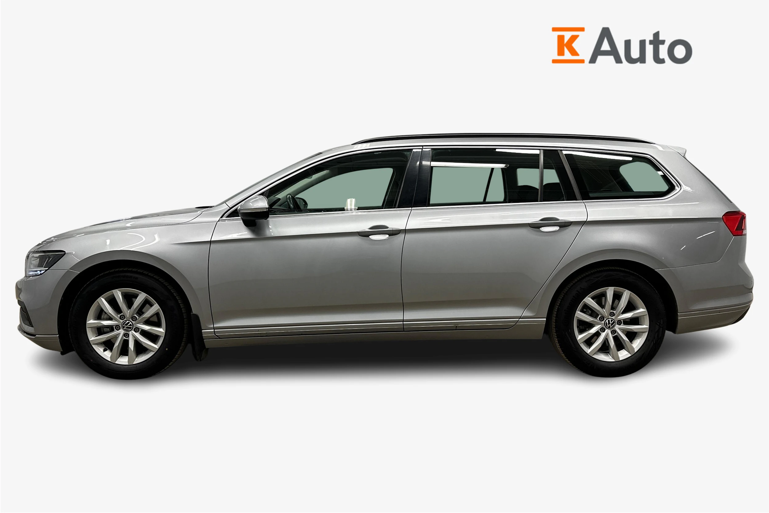 harmaa Volkswagen Passat 2024 kuva 5.