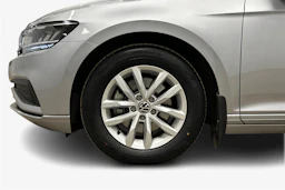 harmaa Volkswagen Passat 2024 kuva 9.
