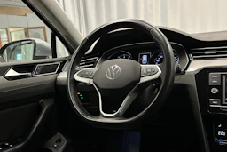 harmaa Volkswagen Passat 2024 kuva 14.