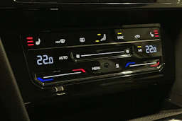 harmaa Volkswagen Passat 2024 kuva 25.