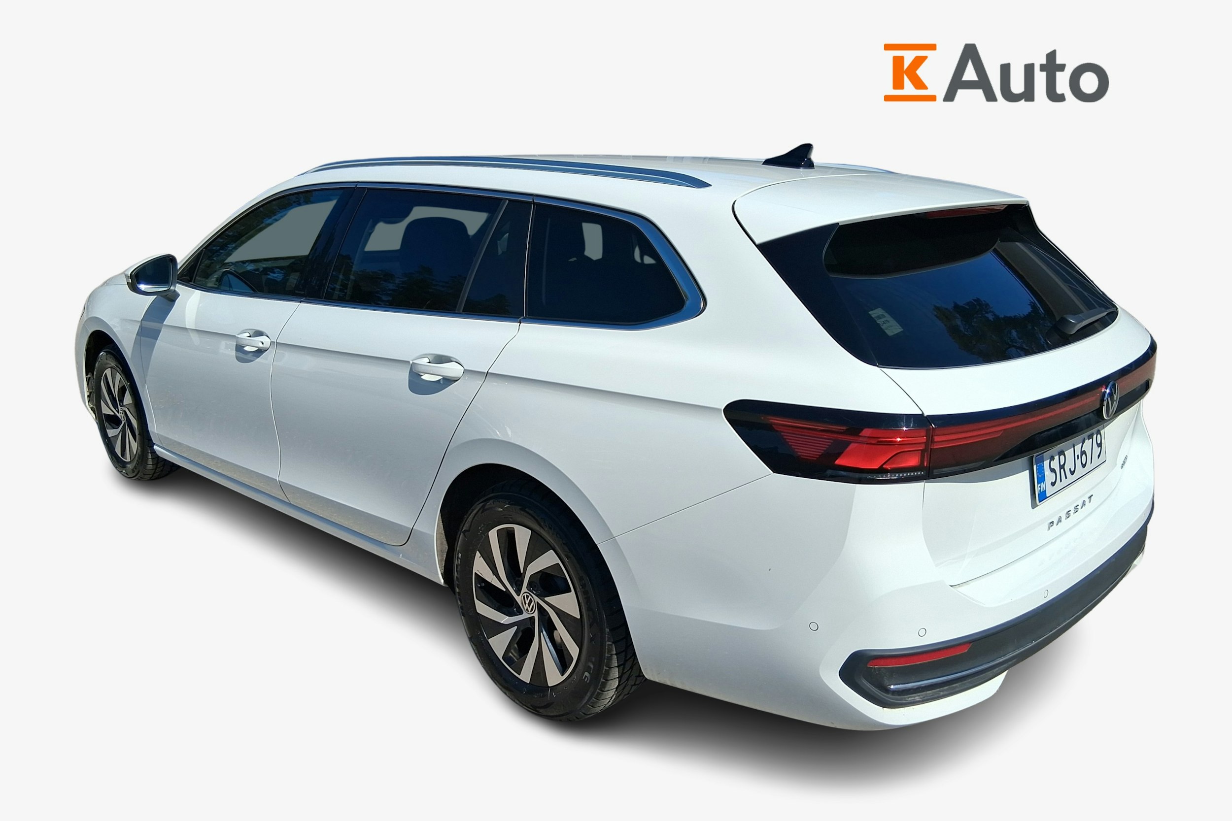 valkoinen Volkswagen Passat 2024 kuva 2.