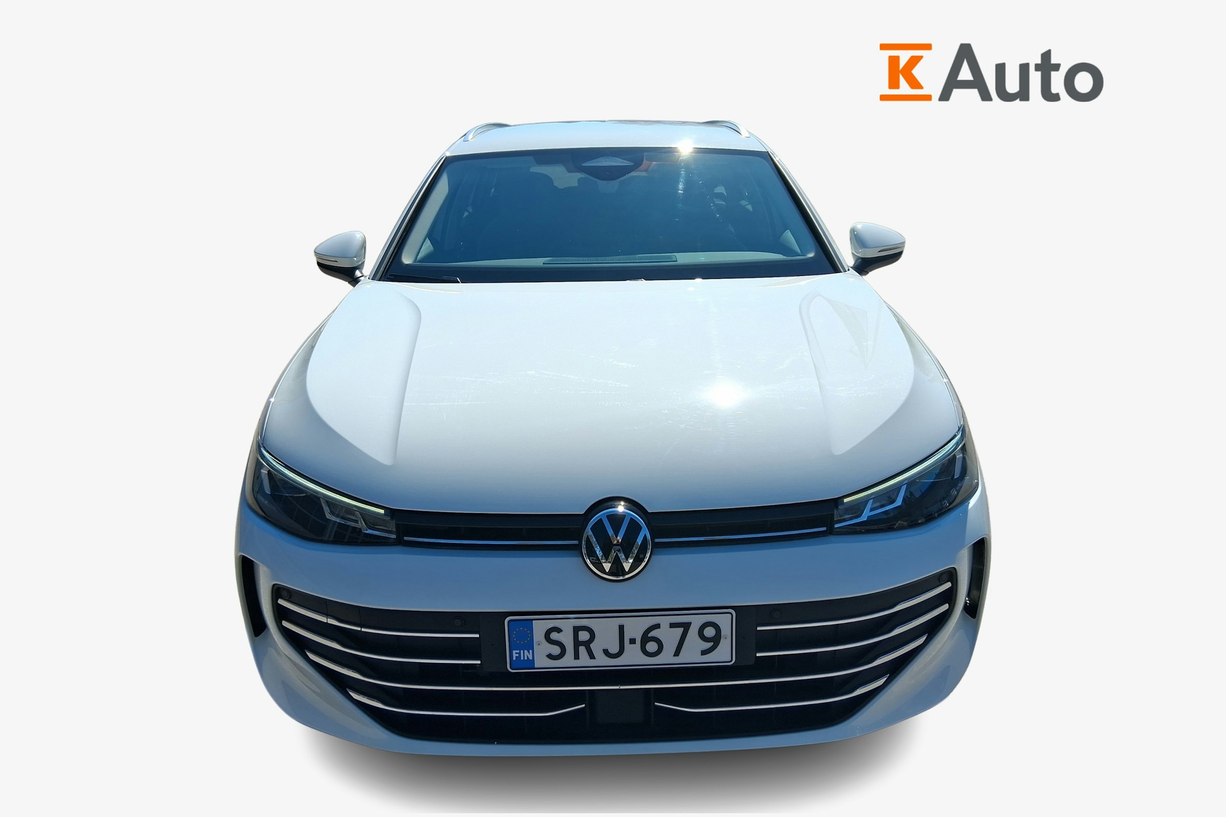 valkoinen Volkswagen Passat 2024 kuva 4.