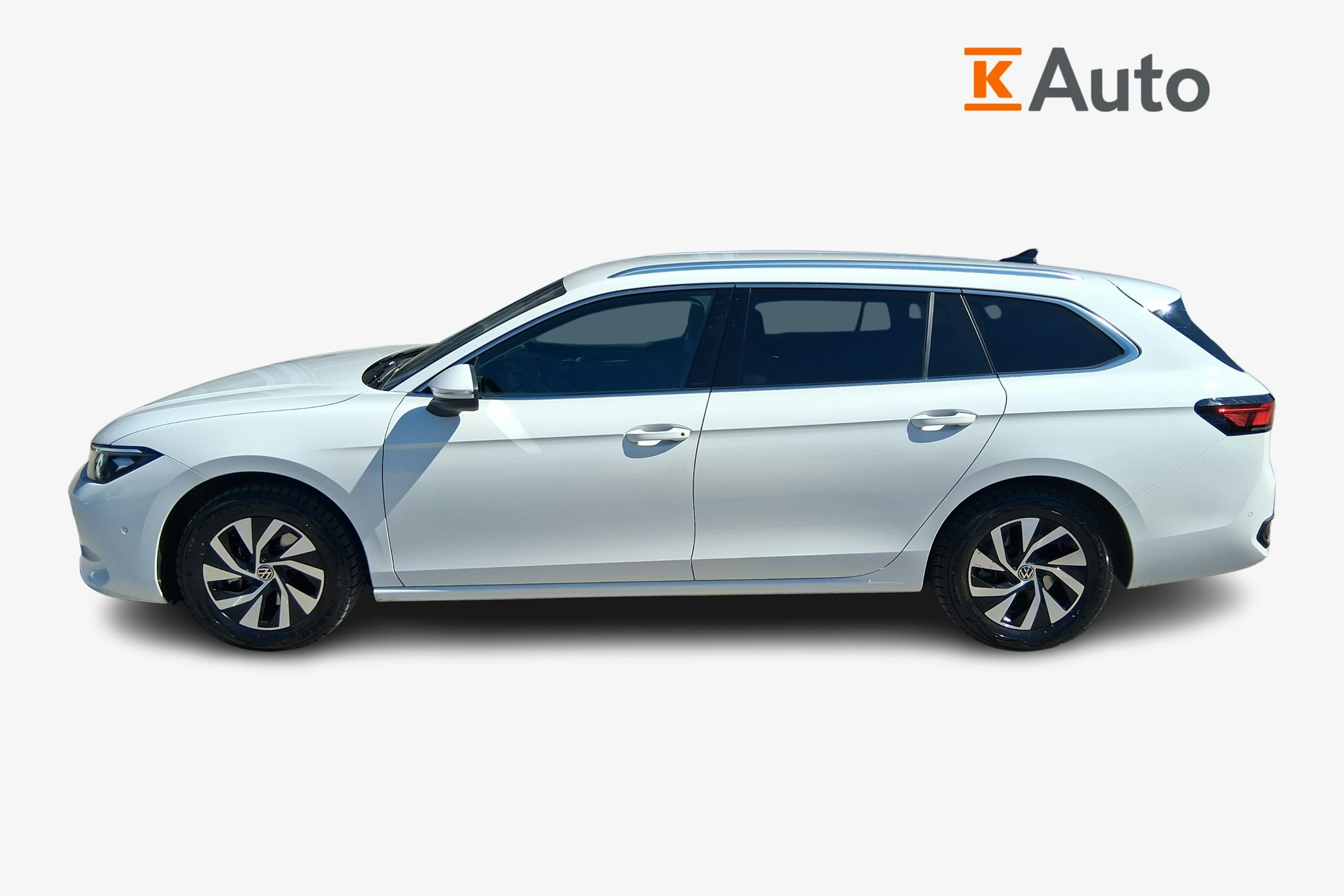 valkoinen Volkswagen Passat 2024 kuva 5.