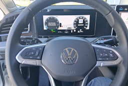 valkoinen Volkswagen Passat 2024 kuva 13.
