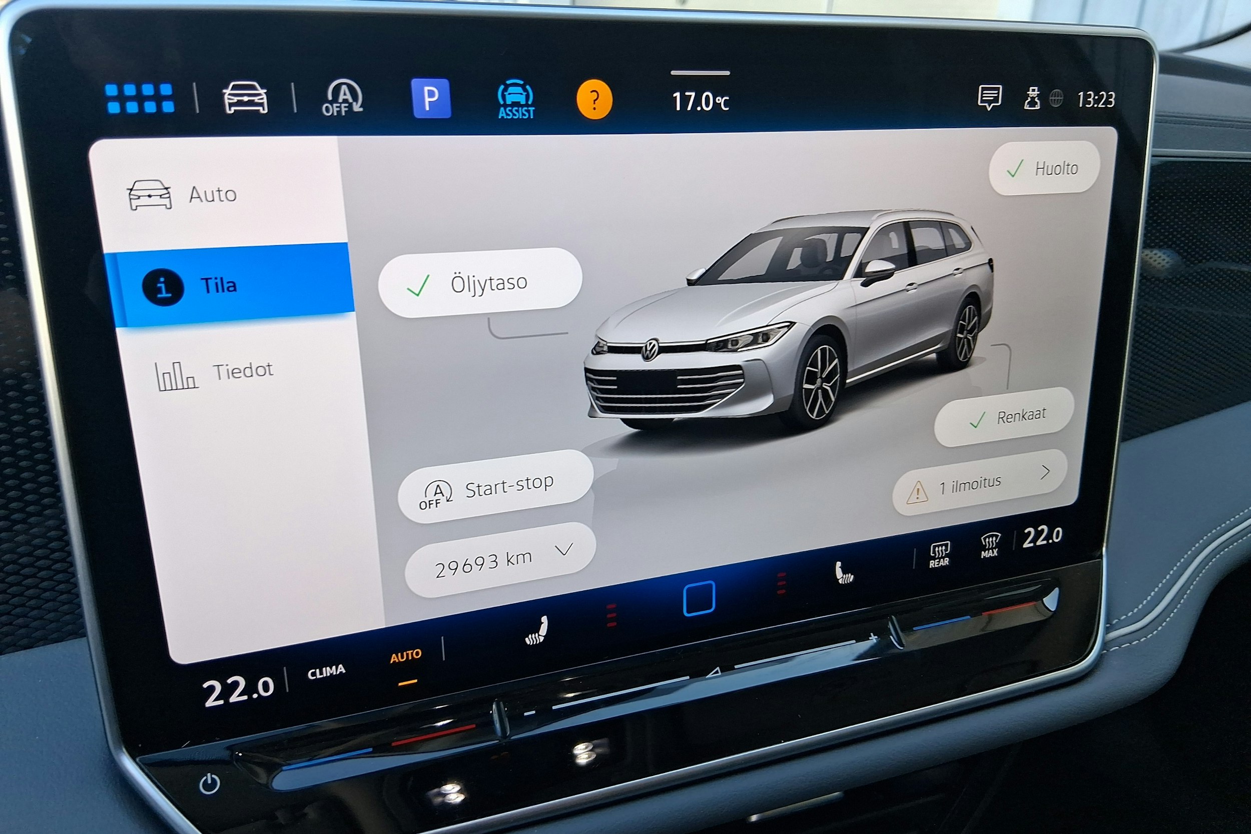 valkoinen Volkswagen Passat 2024 kuva 15.