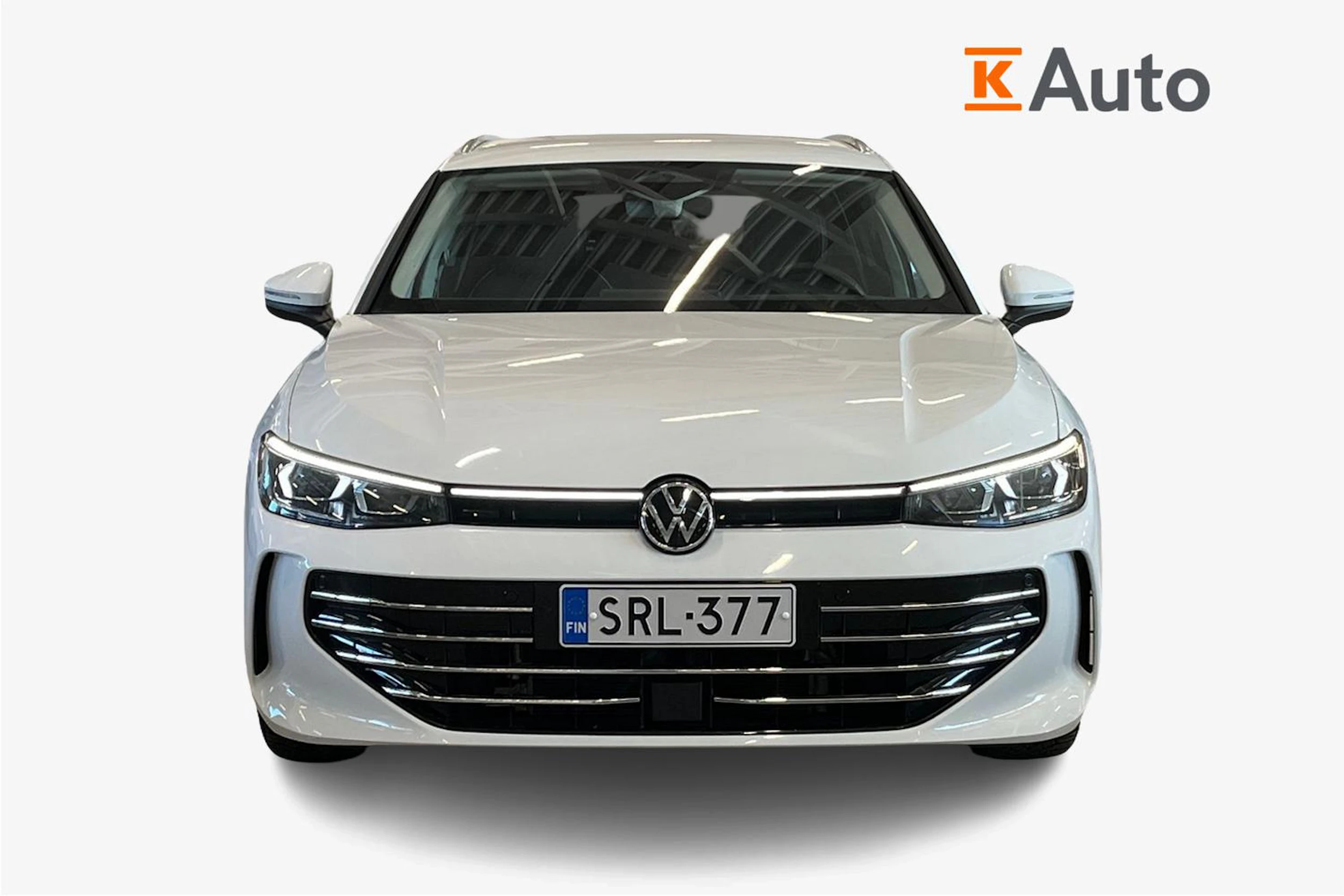 valkoinen Volkswagen Passat 2025 kuva 4.