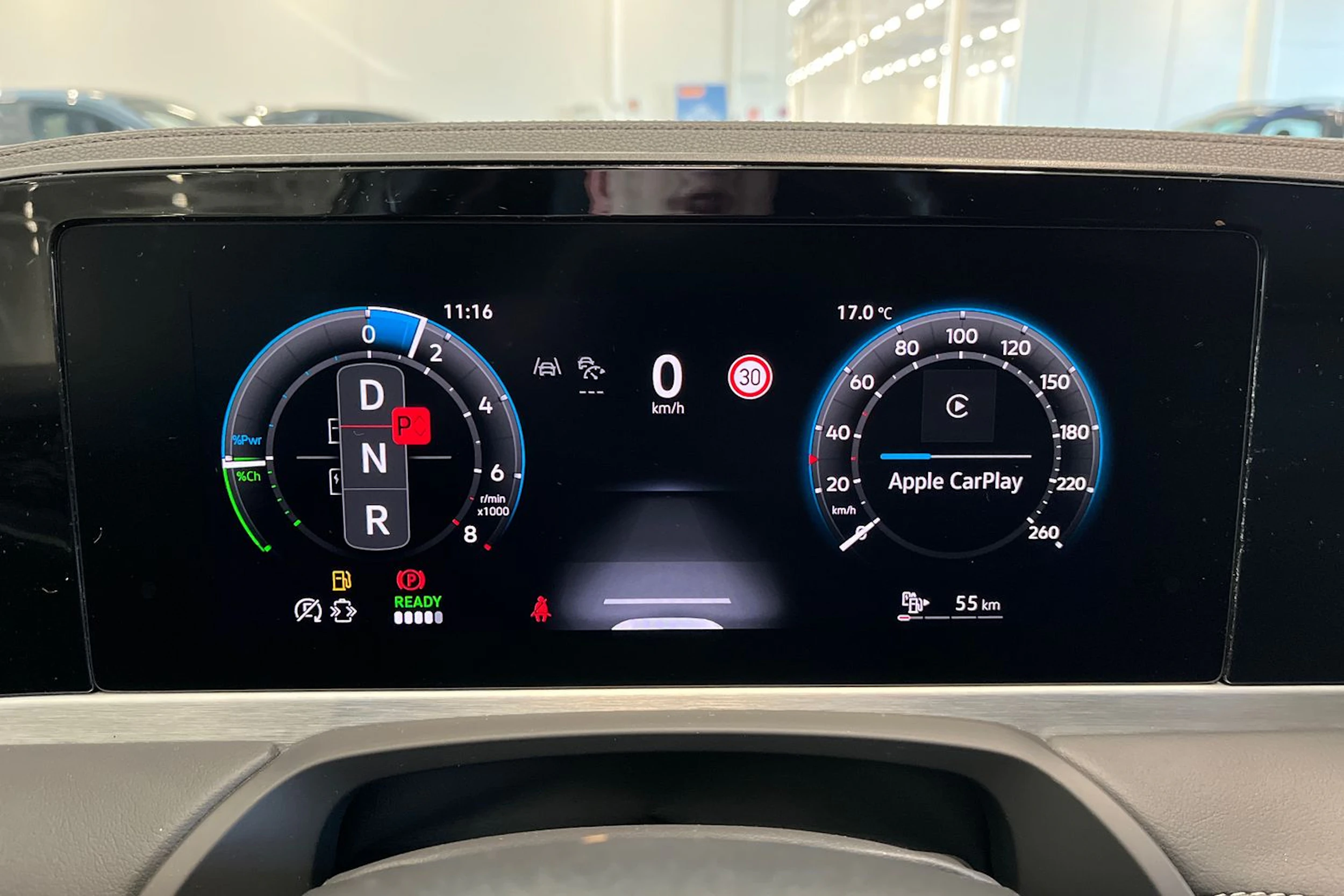 valkoinen Volkswagen Passat 2025 kuva 18.