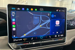 valkoinen Volkswagen Passat 2025 kuva 20.