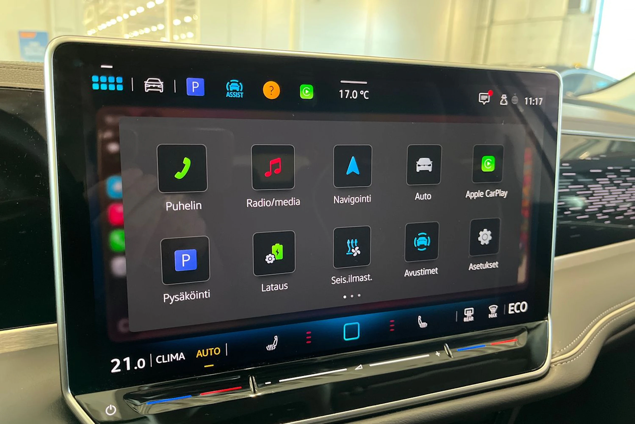 valkoinen Volkswagen Passat 2025 kuva 21.