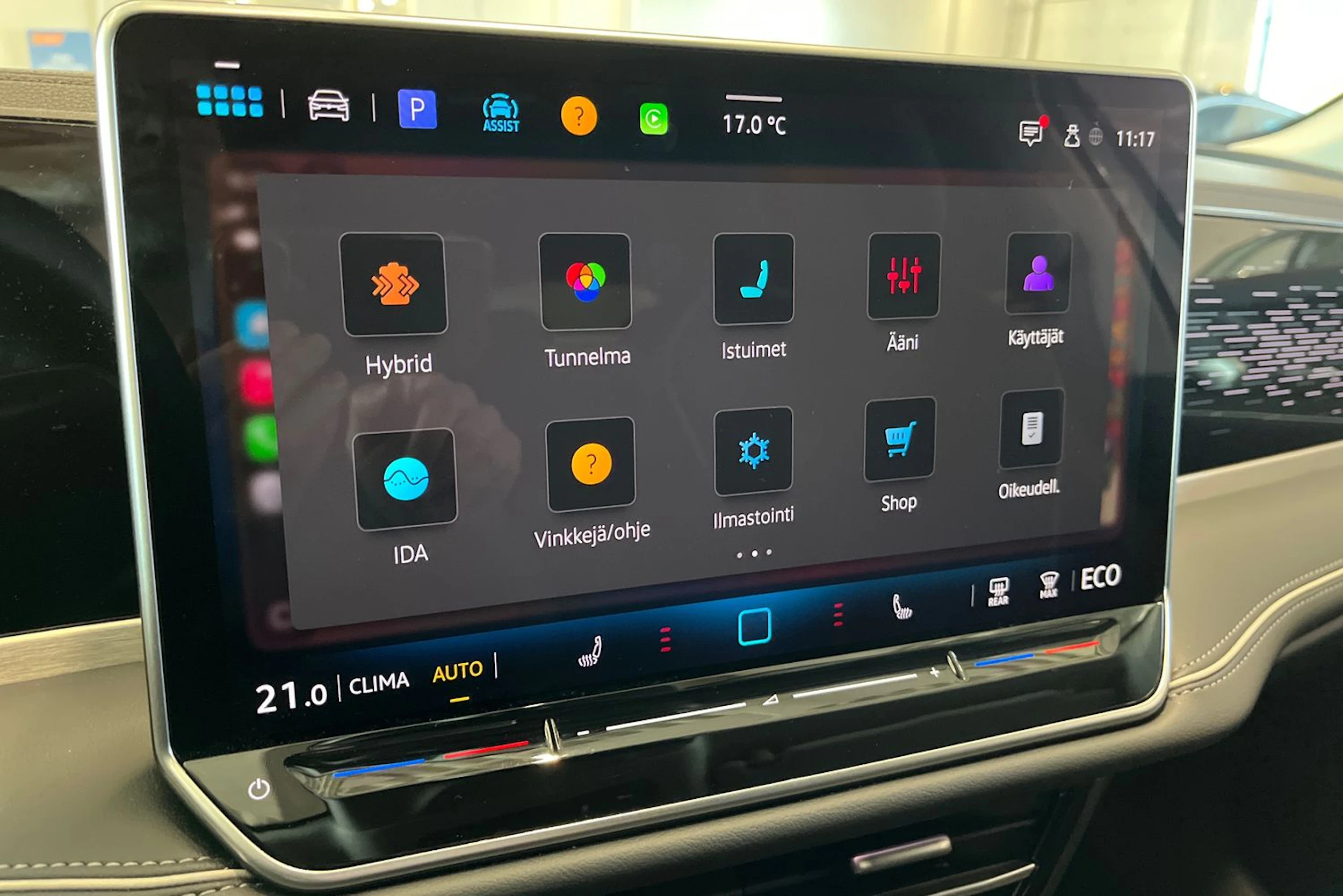 valkoinen Volkswagen Passat 2025 kuva 22.