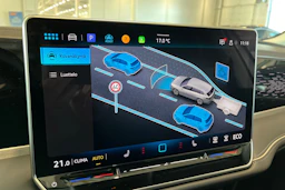 valkoinen Volkswagen Passat 2025 kuva 25.