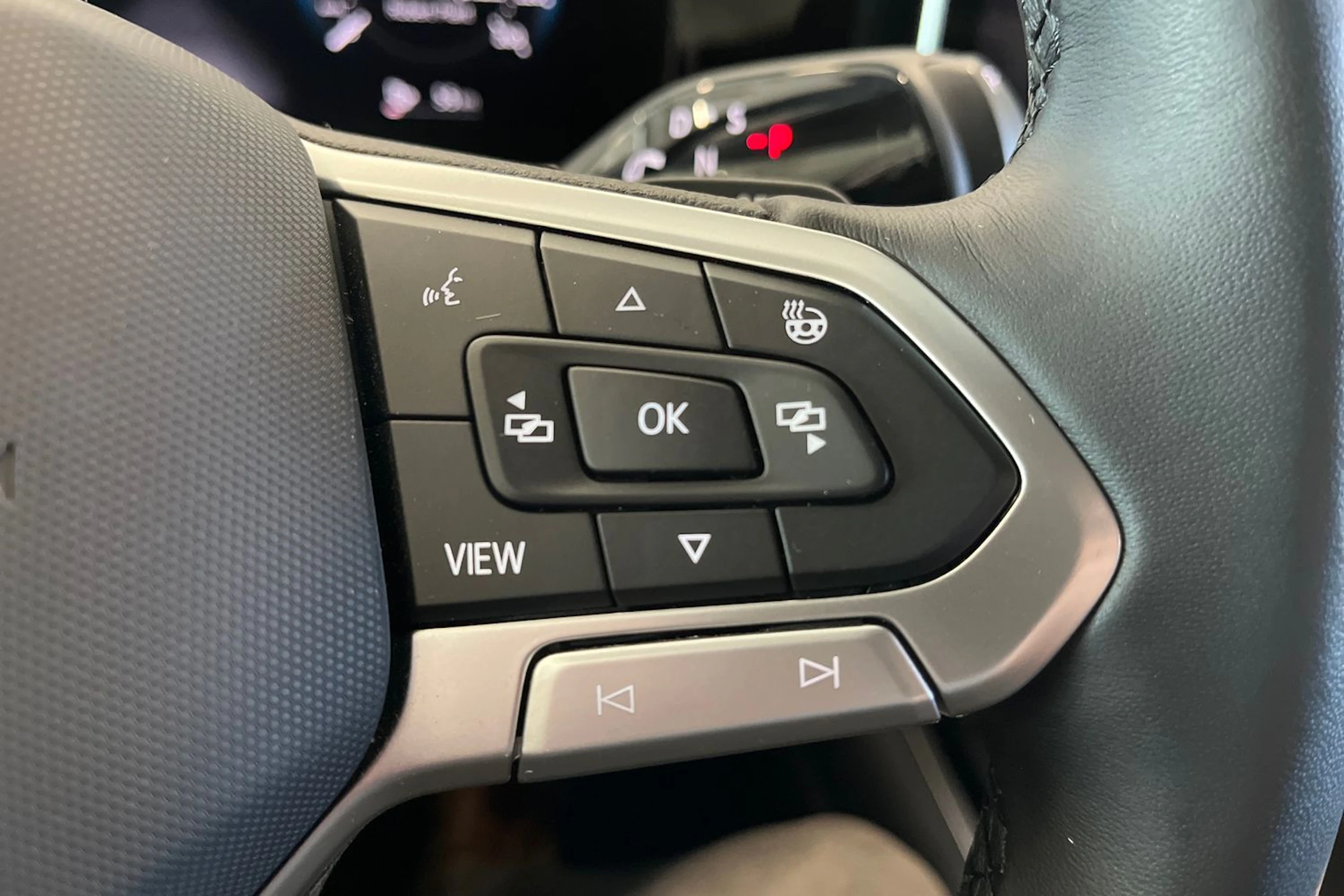 valkoinen Volkswagen Passat 2025 kuva 36.