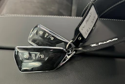 valkoinen Volkswagen Passat 2025 kuva 39.