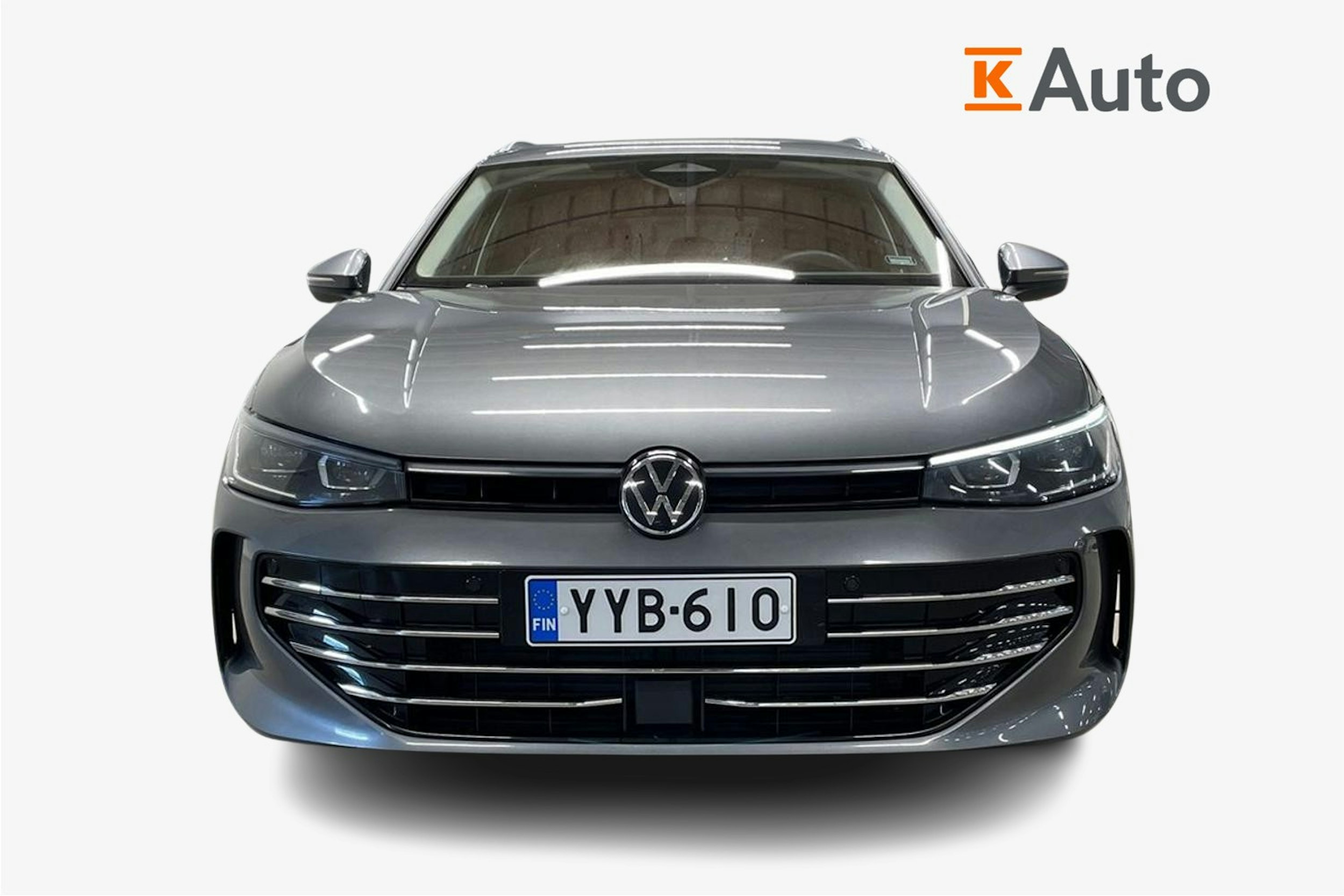 harmaa Volkswagen Passat 2024 kuva 5.