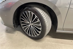 harmaa Volkswagen Passat 2024 kuva 13.