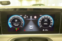 harmaa Volkswagen Passat 2024 kuva 16.