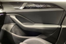 harmaa Volkswagen Passat 2024 kuva 20.