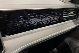 harmaa Volkswagen Passat 2024 kuva 21.