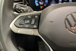 harmaa Volkswagen Passat 2024 kuva 24.