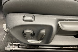 harmaa Volkswagen Passat 2024 kuva 28.