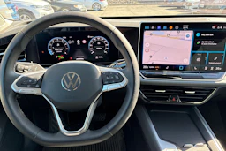 valkoinen Volkswagen Passat 2024 kuva 5.