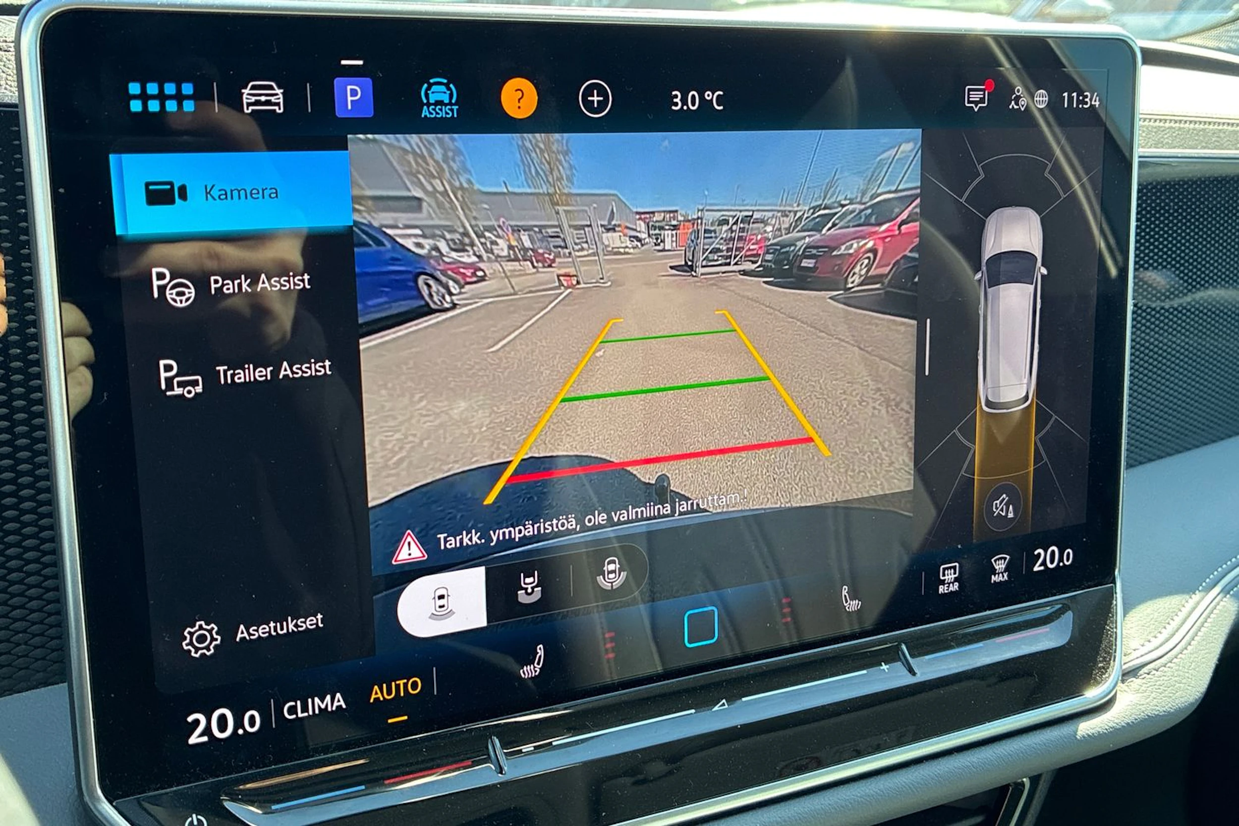 valkoinen Volkswagen Passat 2024 kuva 7.