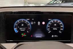 valkoinen Volkswagen Passat 2024 kuva 18.