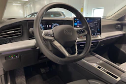 valkoinen Volkswagen Passat 2024 kuva 32.