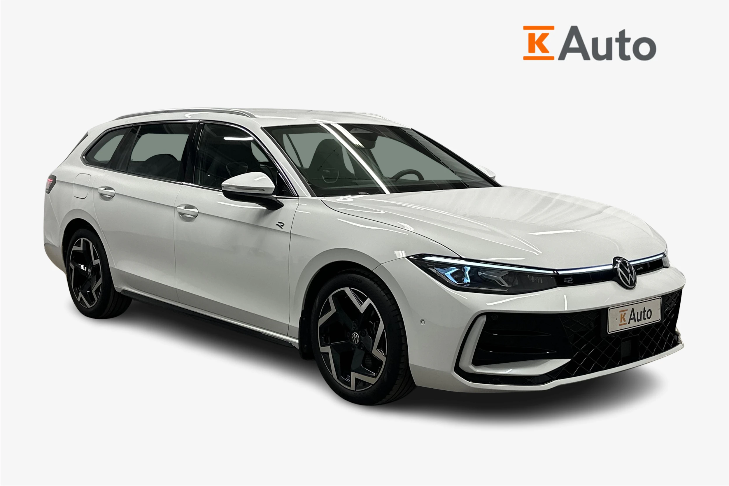 valkoinen Volkswagen Passat 2025 kuva 1.