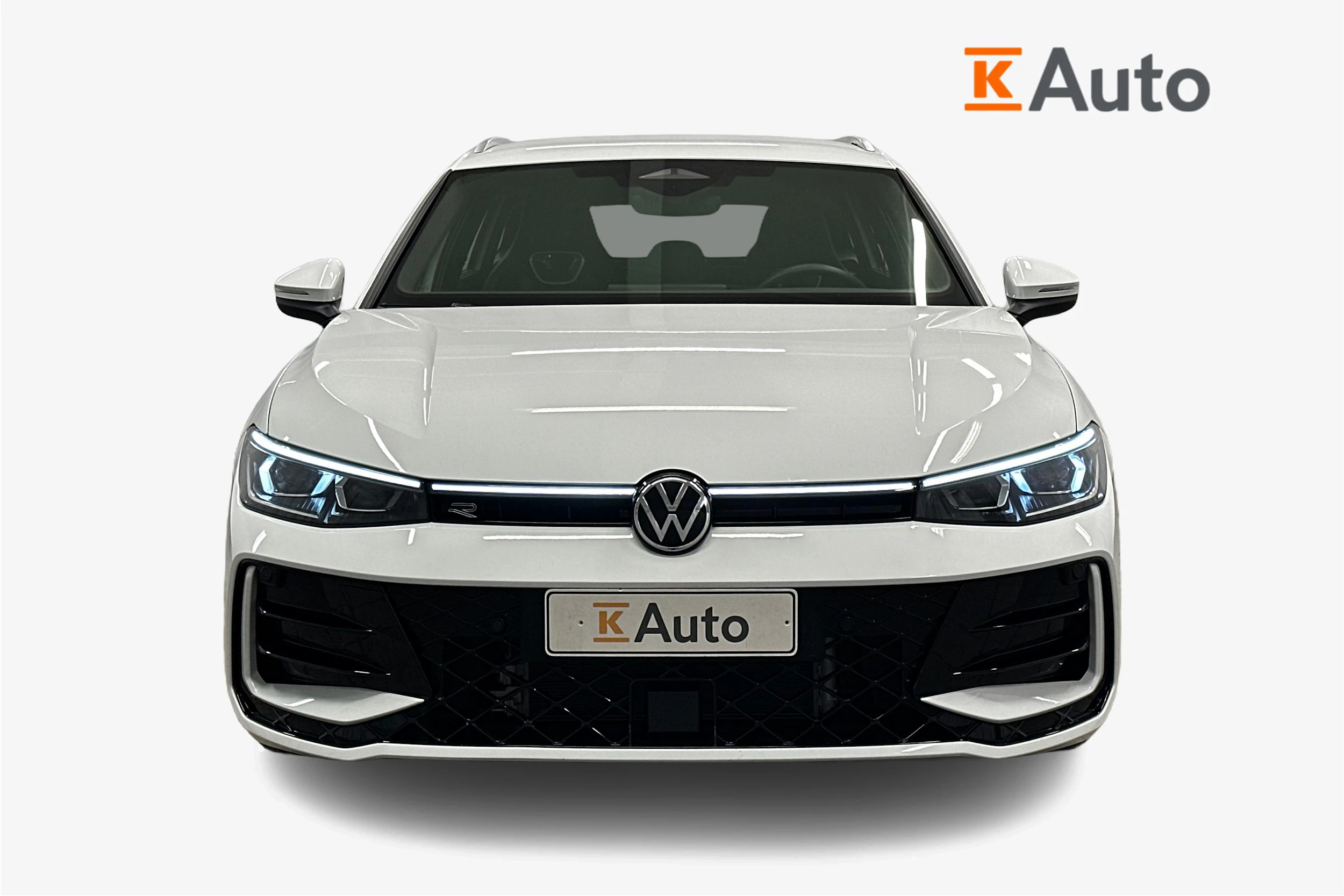 valkoinen Volkswagen Passat 2025 kuva 4.