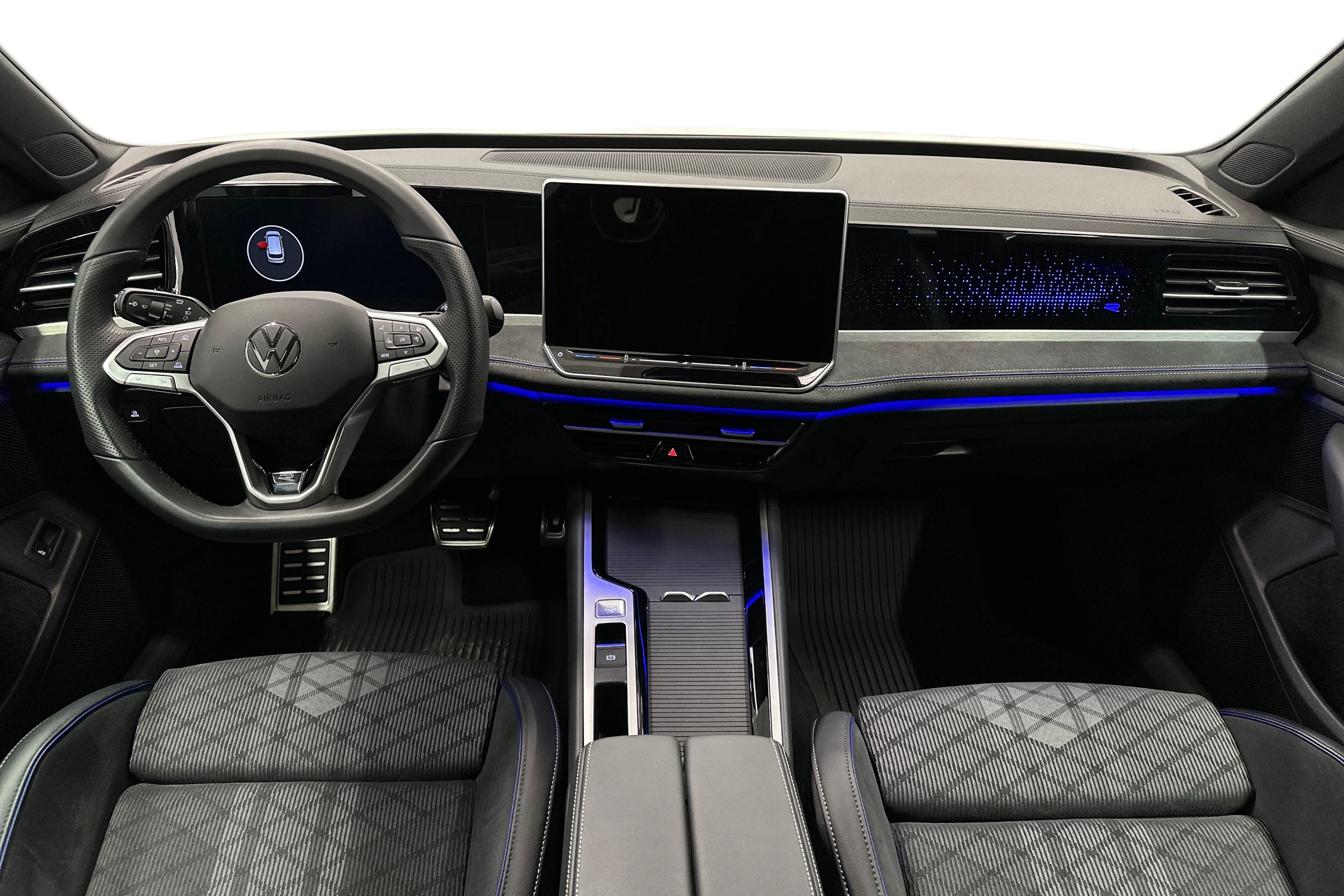 valkoinen Volkswagen Passat 2025 kuva 7.